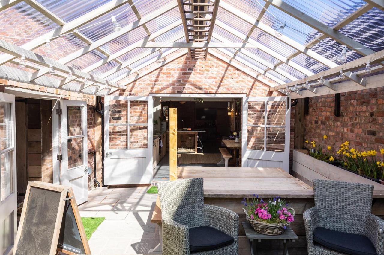 The Walled Garden At Cheshire Boutique Bathhouse Nantwich Exterior photo